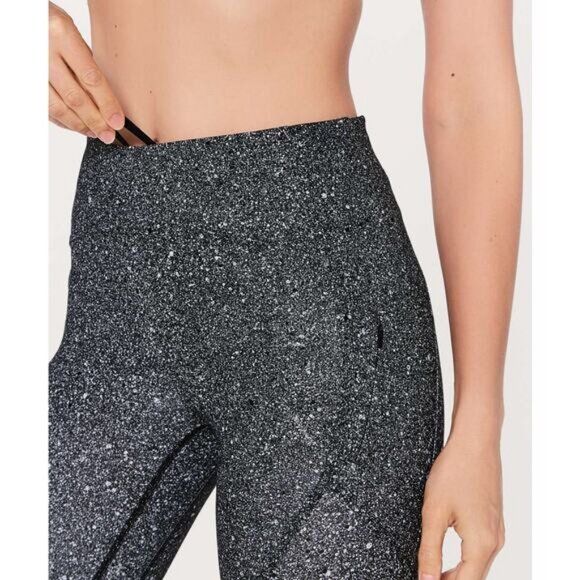 Lululemon Lead The Pack Tight Luxtreme 28" In Luminesce Splatter White Black - Picture 2 of 9